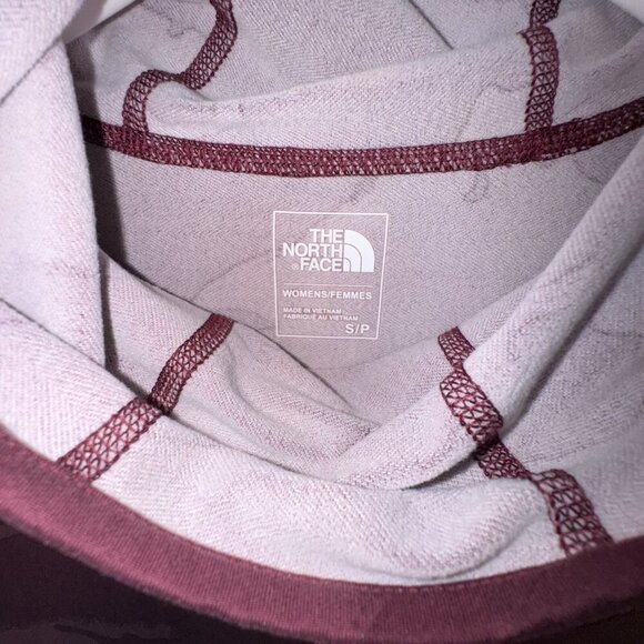 The North Face Women's S Hoodie Pullover Base Layer Flashdry Thumb Holes Maroon - Picture 4 of 9